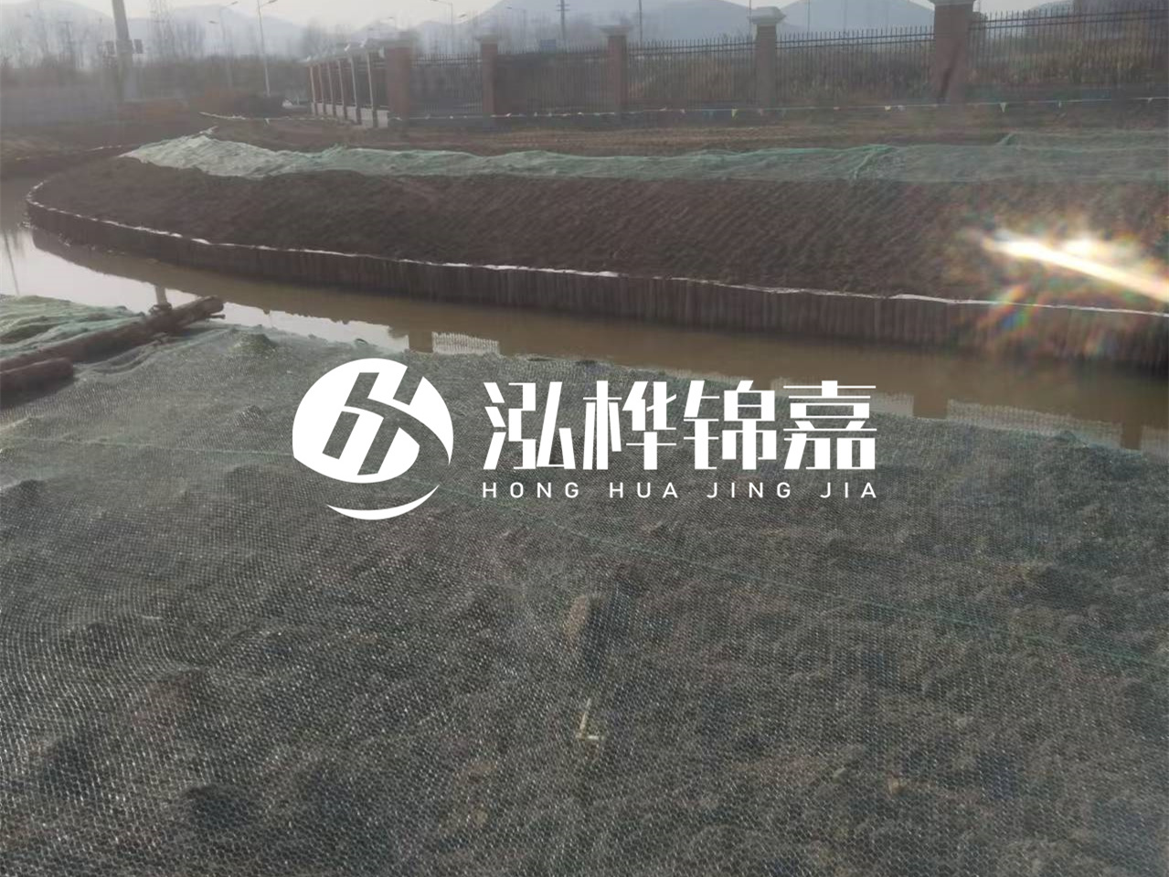 河道木樁打不下去怎么辦？河道打樁木能在水里使用多少年？