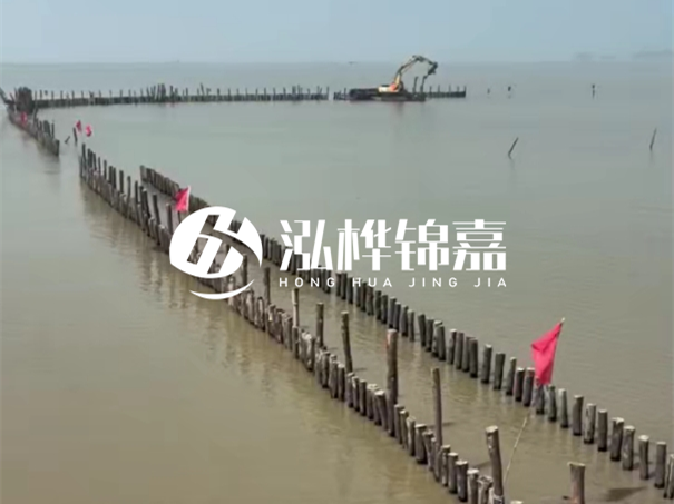 河道護(hù)坡打樁對河岸保護(hù)有何作用？河道松木樁水面需要預(yù)留多長？
